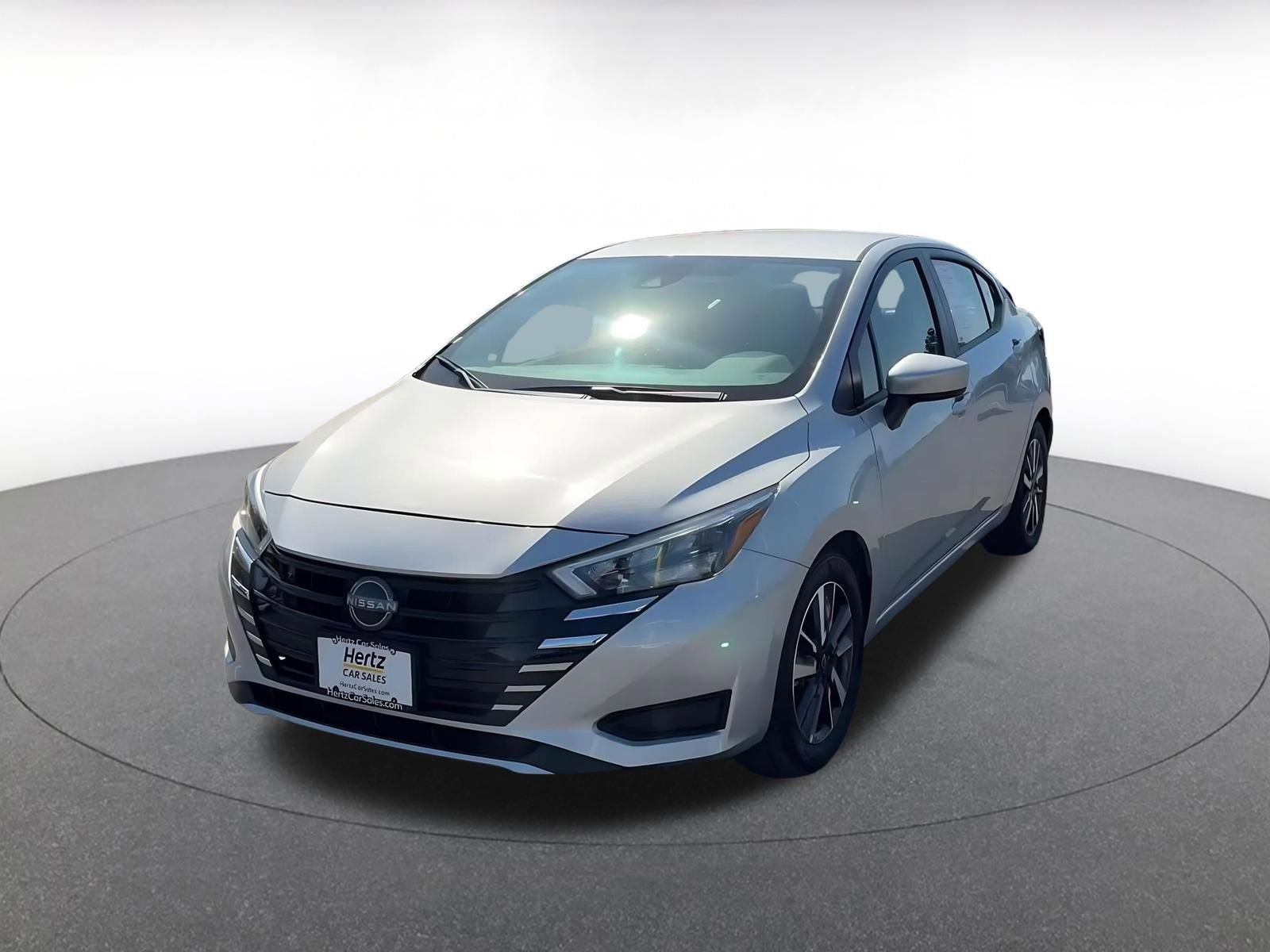 Used 2025 Nissan Versa SV image 7