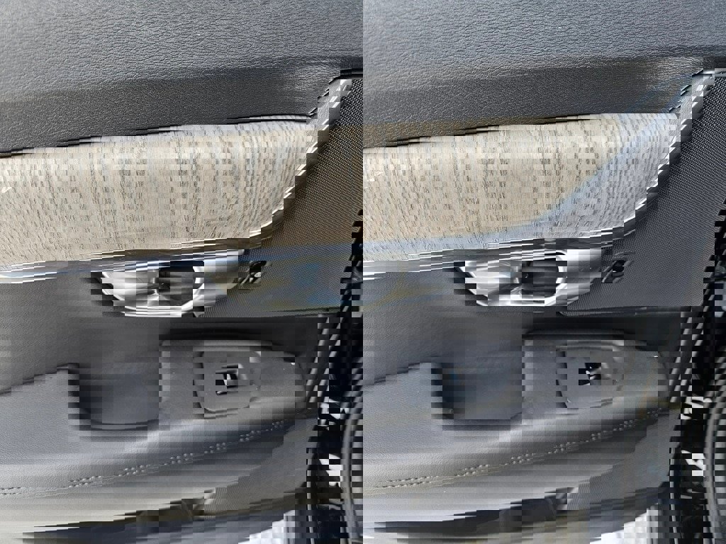 Certified 2024 Volvo V90 B6 Cross Country Plus image 15