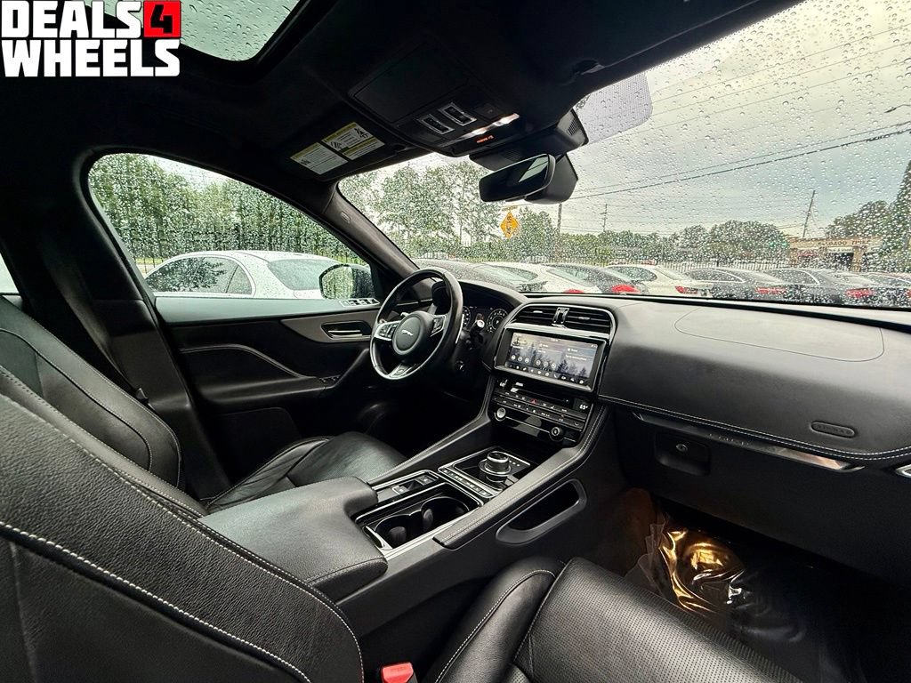 Used 2019 Jaguar F-PACE S AWD/4WD image 31