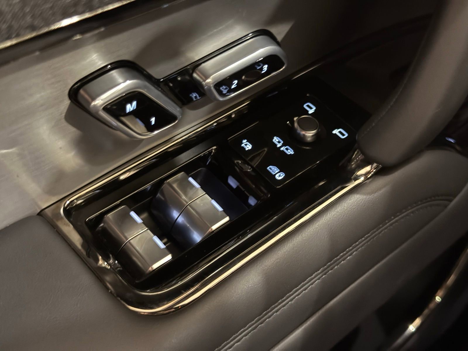 New 2025 Land Rover Range Rover Sport image 33