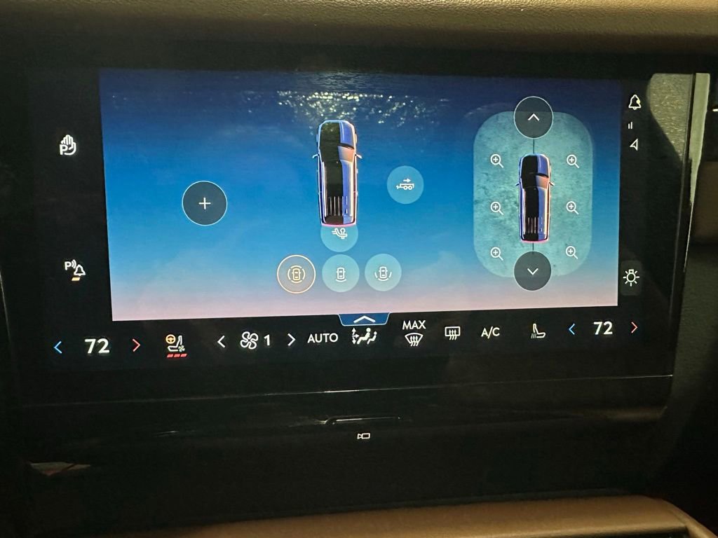 Used 2025 Lincoln Navigator Reserve image 38