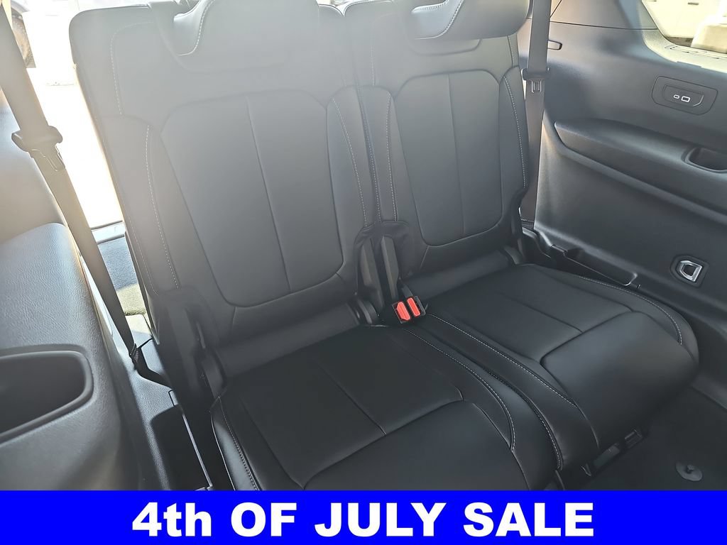 New 2026 Jeep Grand Cherokee L Limited w/ Limited Altitude Package AWD/4WD image 12