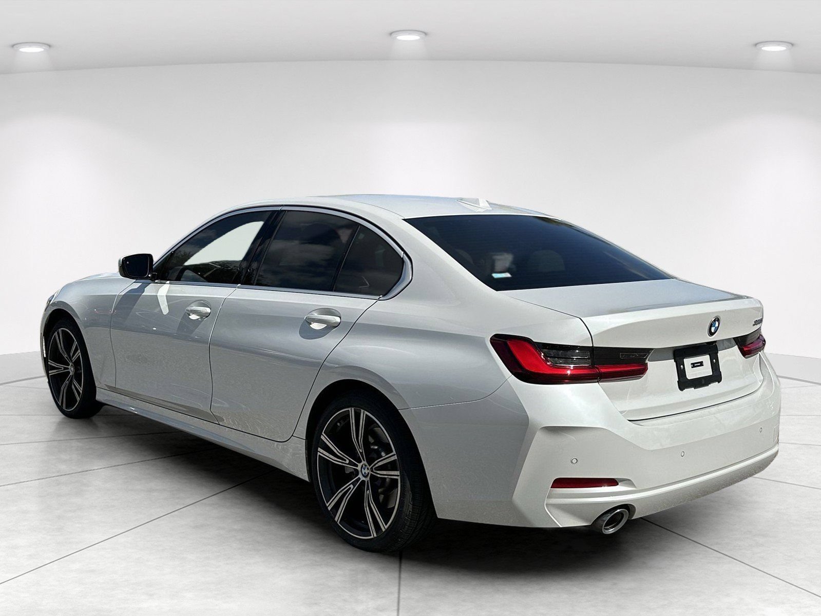 Certified 2024 BMW 330i Sedan w/ Premium Package RWD image 6