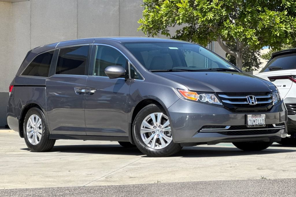 Used 2016 Honda Odyssey SE image 2