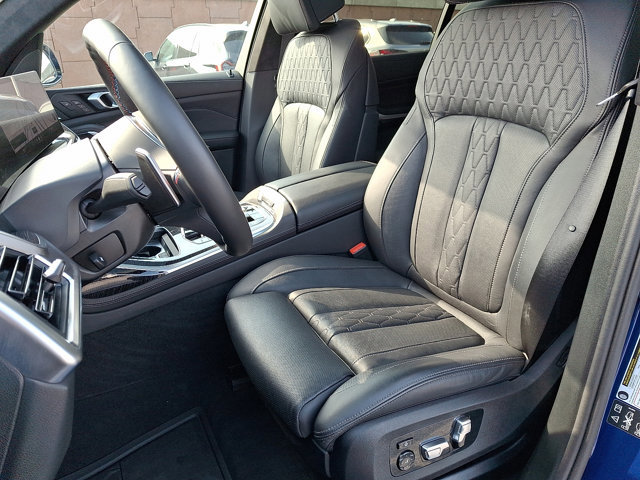 Certified 2025 BMW X7 M60i image 15