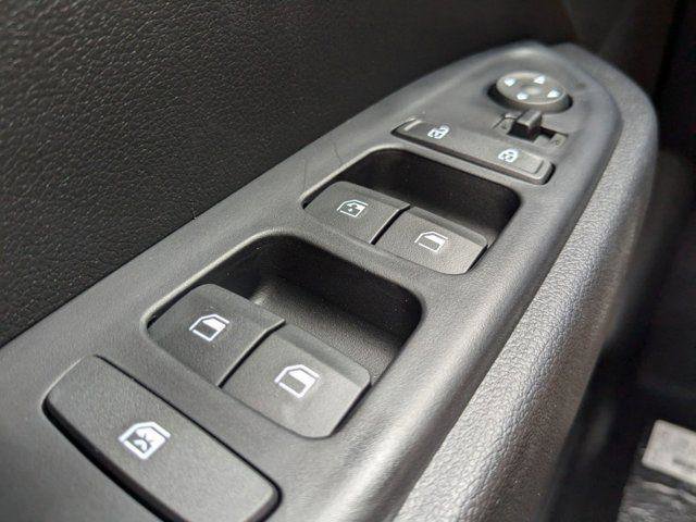 New 2025 Hyundai Venue Limited image 16