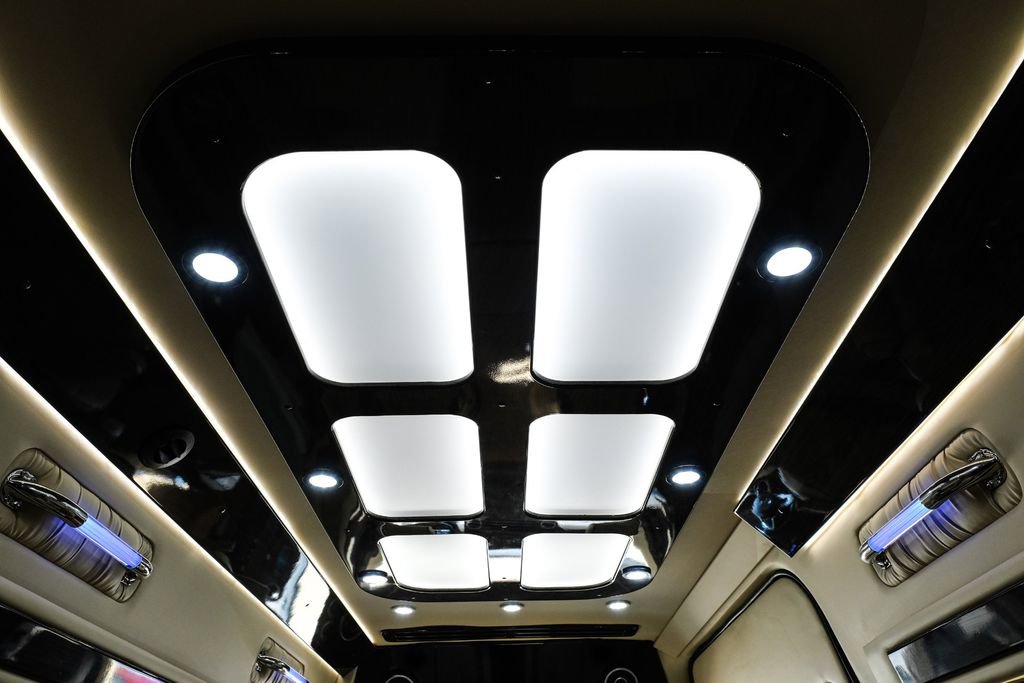 Used 2020 Mercedes-Benz Sprinter 3500 w/ Windows All Around Package image 53