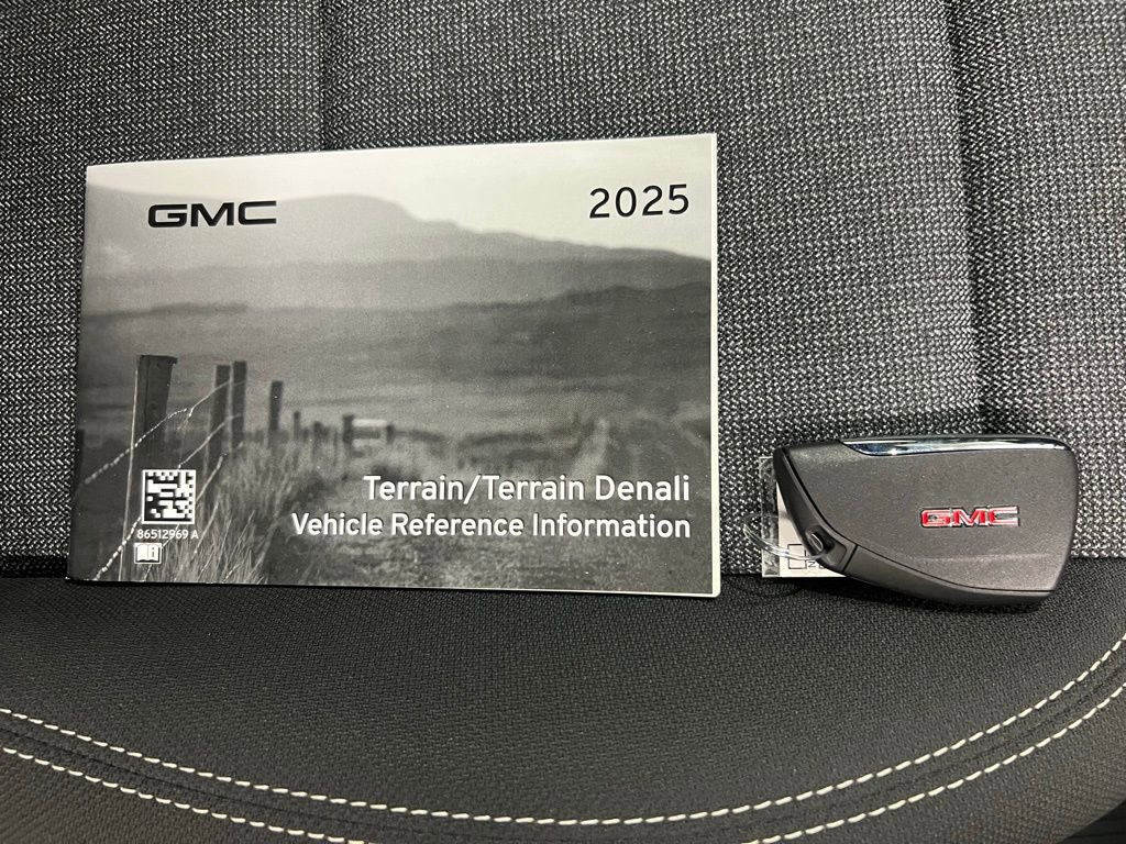 New 2025 GMC Terrain Elevation w/ Technology Package II image 31