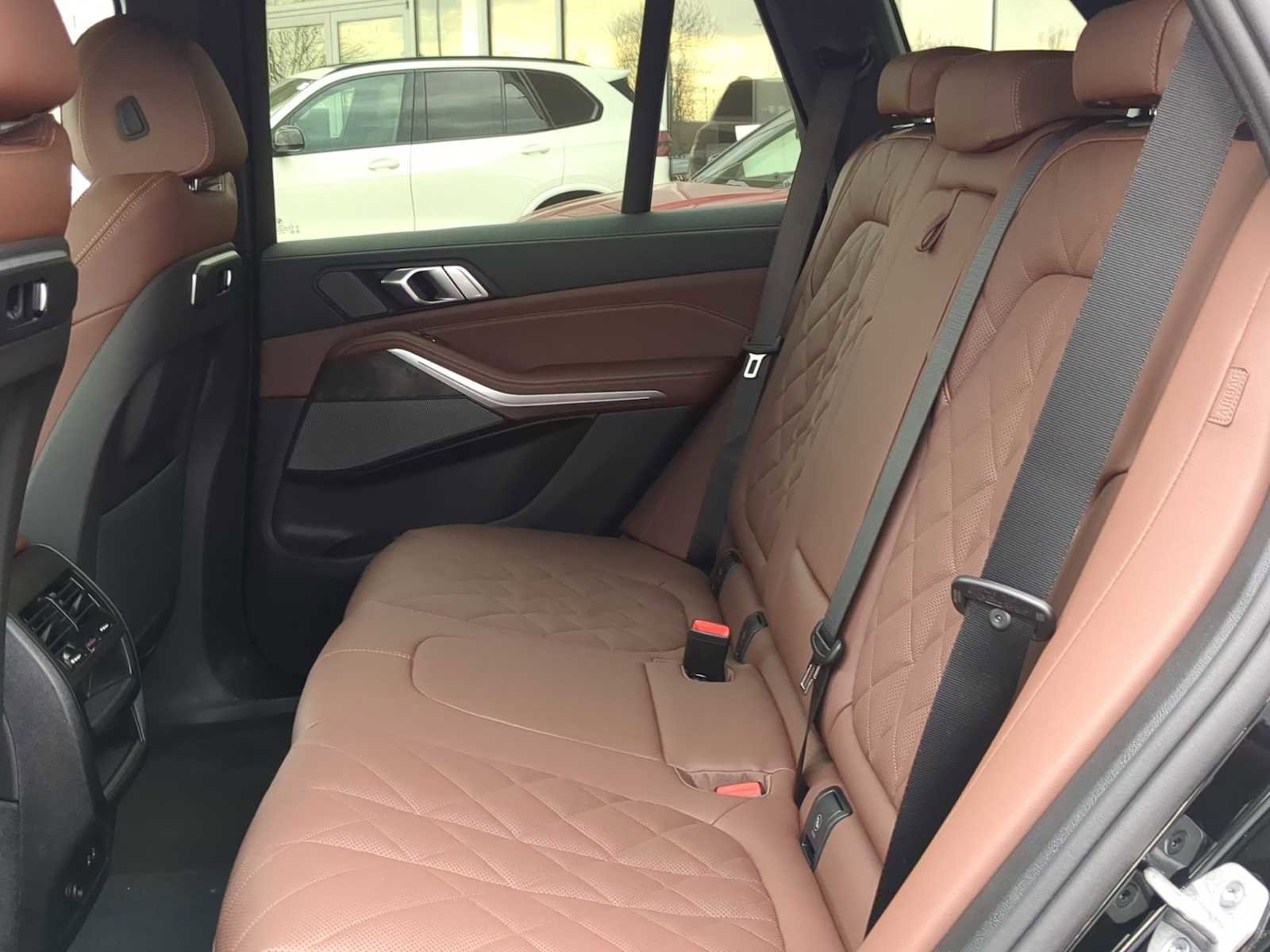 New 2026 BMW X5 xDrive50e w/ Premium Package image 21