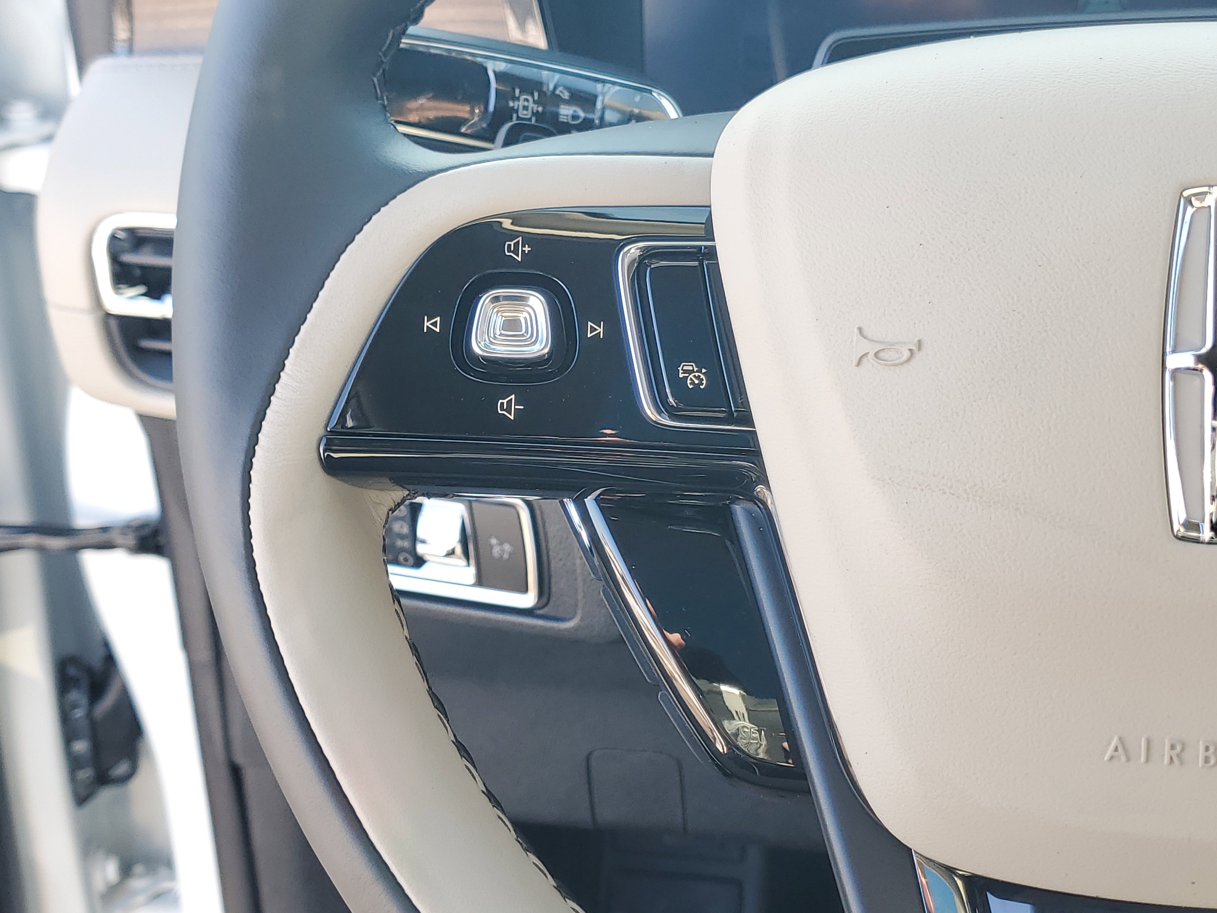 New 2026 Lincoln Corsair Grand Touring image 17