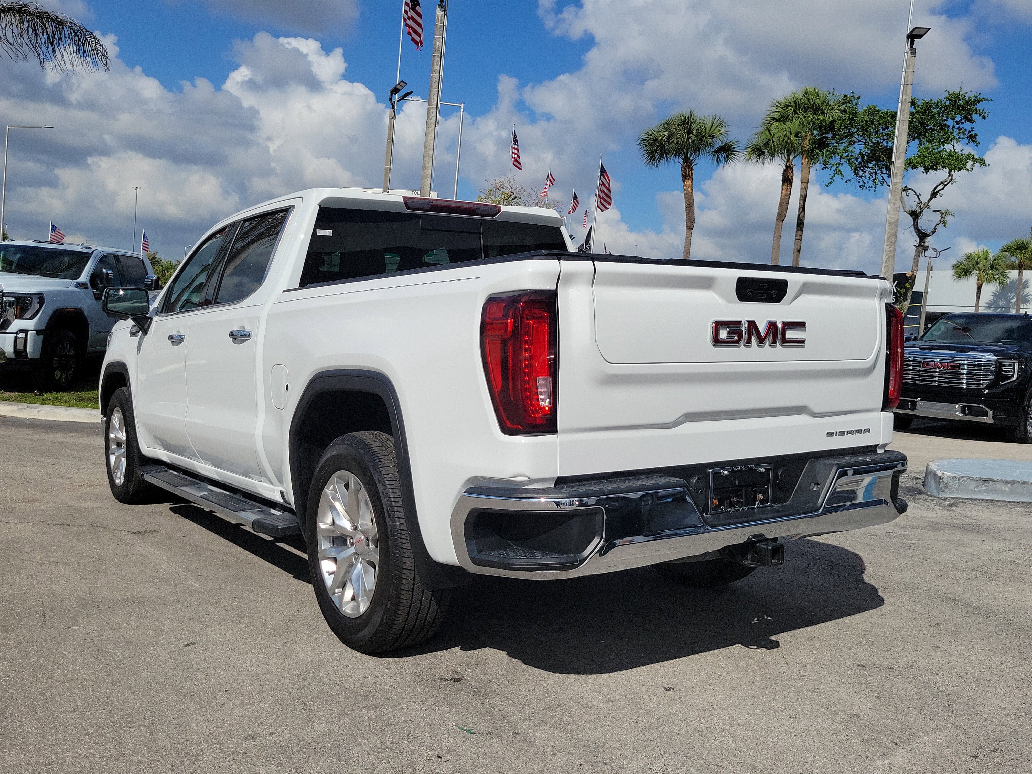 Used 2021 GMC Sierra 1500 SLT w/ SLT Premium Package image 7