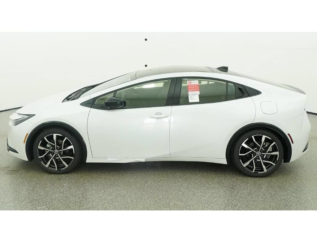 New 2026 Toyota Prius Plug-In Hybrid FWD image 3