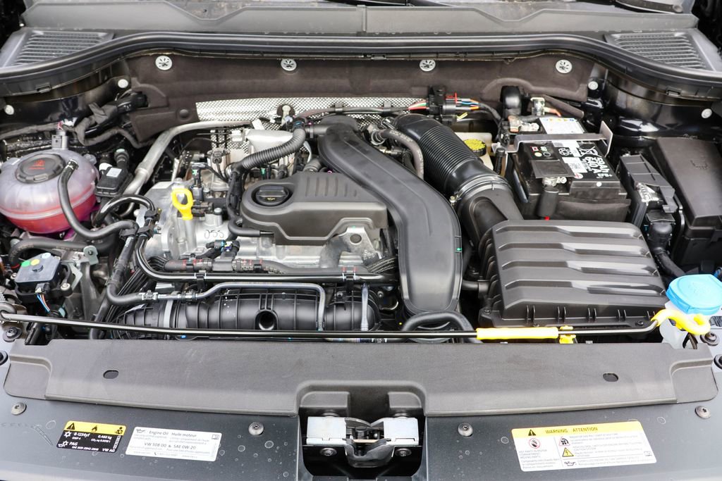 Used 2025 Volkswagen Taos SE image 40