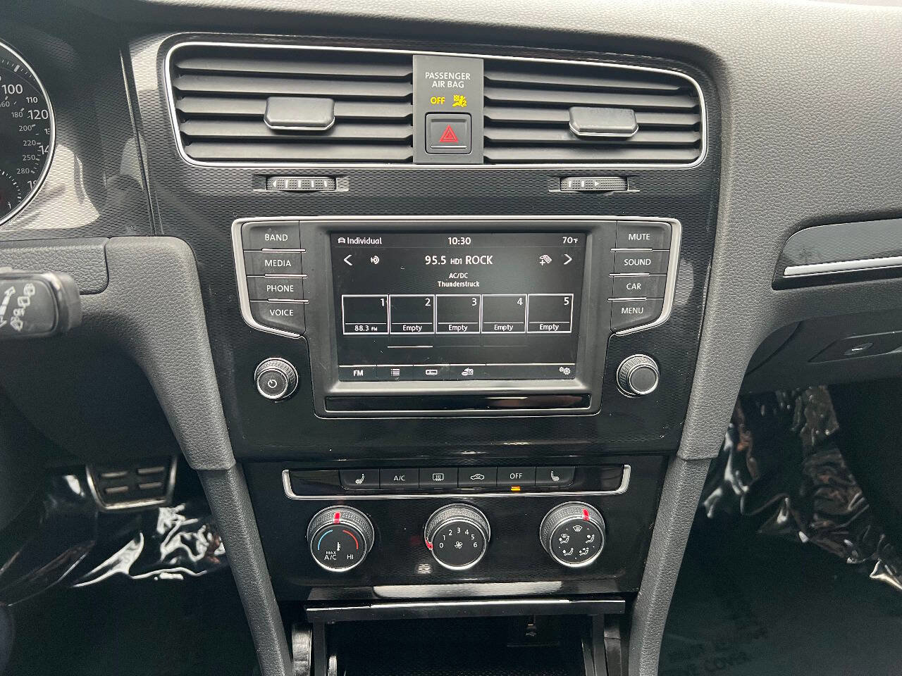 Used 2016 Volkswagen GTI SE w/ Lighting Package (SEL) image 34