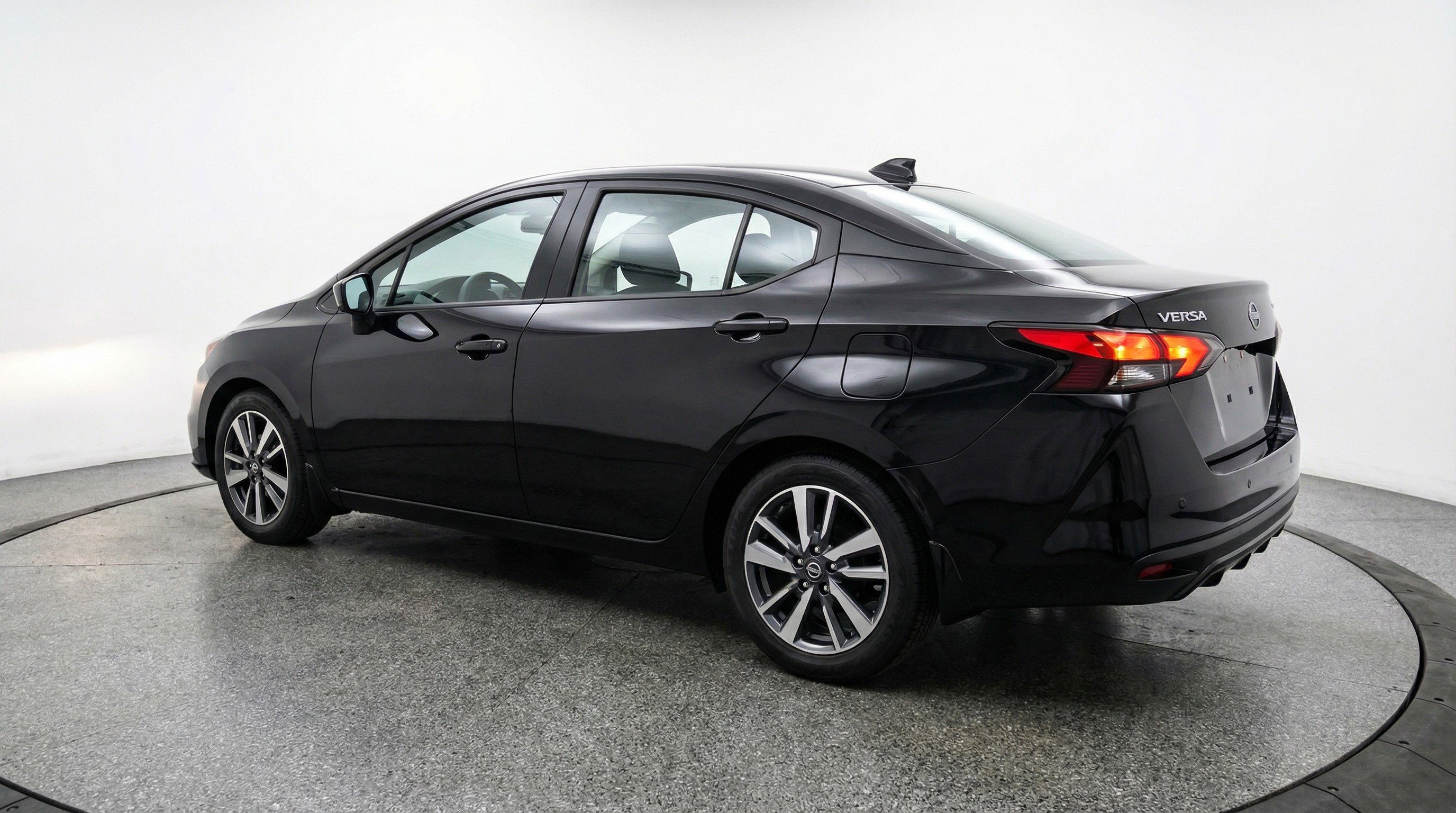 Used 2025 Nissan Versa SV FWD image 6