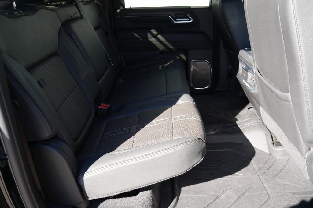 Used 2024 Chevrolet Silverado 3500 High Country w/ High Country Premium Package image 26