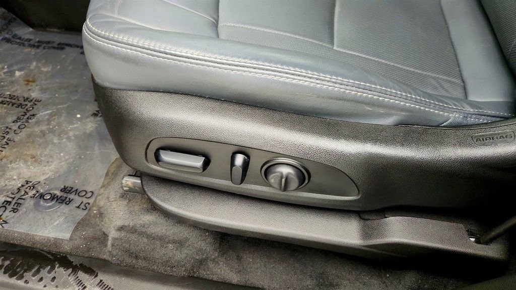 Used 2021 Buick Enclave Essence w/ Sport Touring Edition image 11