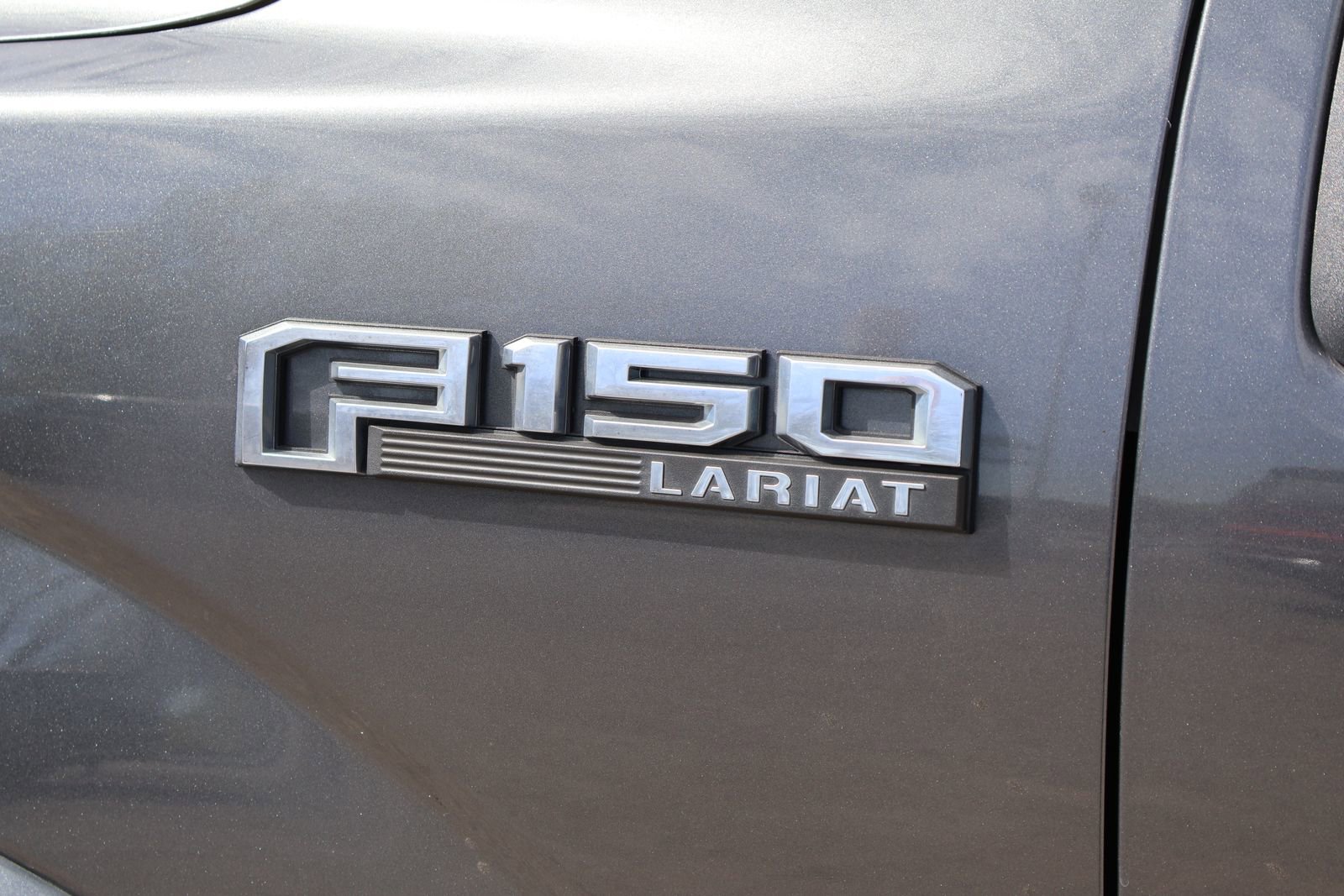 Used 2020 Ford F150 Lariat image 3