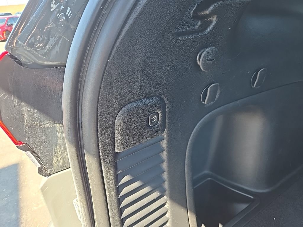 Used 2021 Jeep Grand Cherokee Laredo X image 16