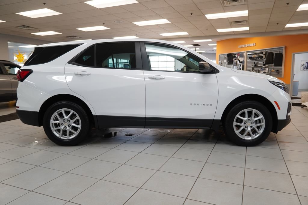 Used 2023 Chevrolet Equinox LS w/ LS Convenience Package image 15