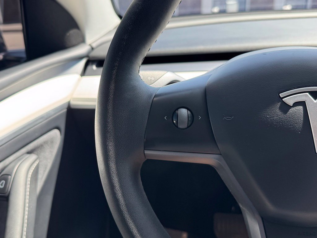 Used 2023 Tesla Model Y Long Range AWD/4WD image 9