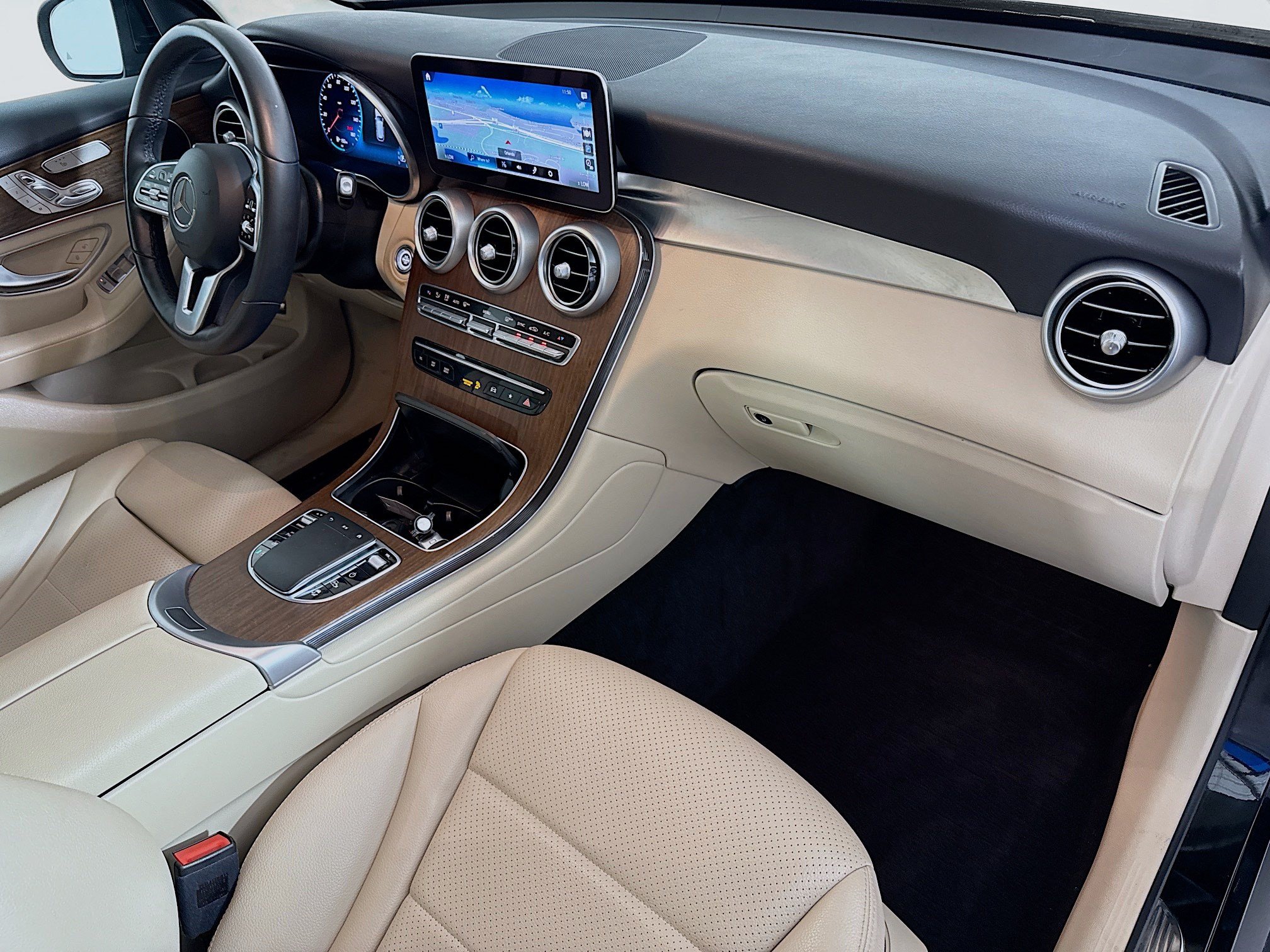 Used 2022 Mercedes-Benz GLC 300 4MATIC w/ Multimedia Package Lite image 30