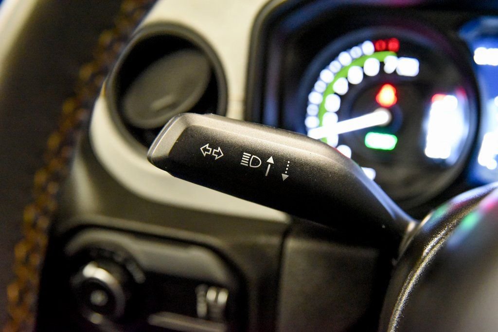 Used 2024 Jeep Wrangler Unlimited w/ Technology Group image 26