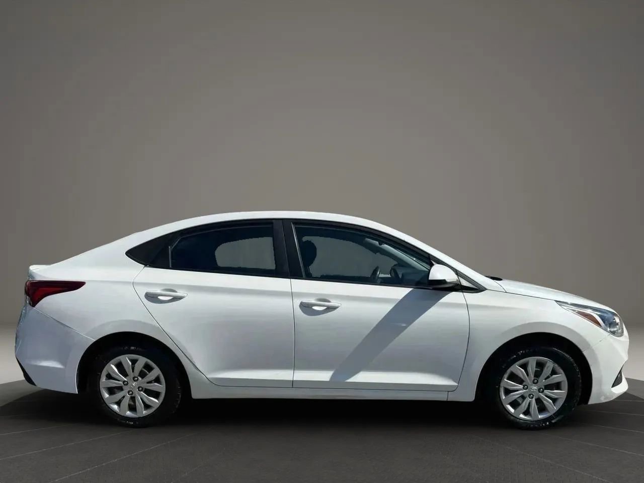 Used 2018 Hyundai Accent SE image 4