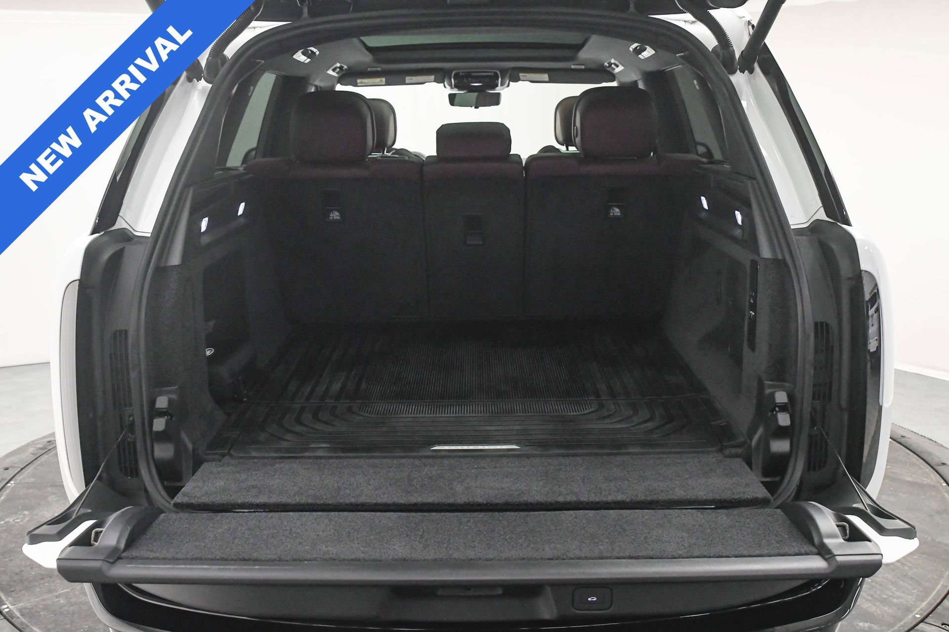 Used 2025 Land Rover Range Rover SE image 7