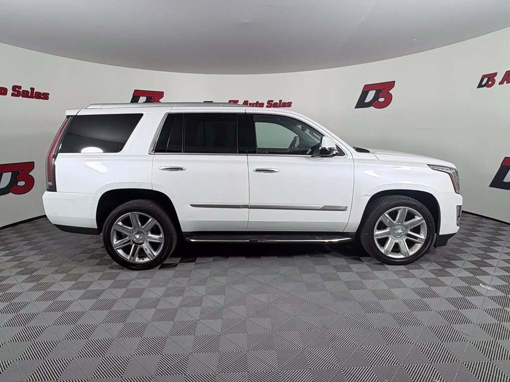 Used 2019 Cadillac Escalade Luxury AWD/4WD image 9