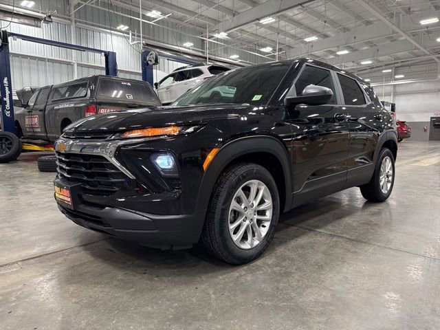 Used 2024 Chevrolet TrailBlazer LS w/ LS Convenience Package image 3