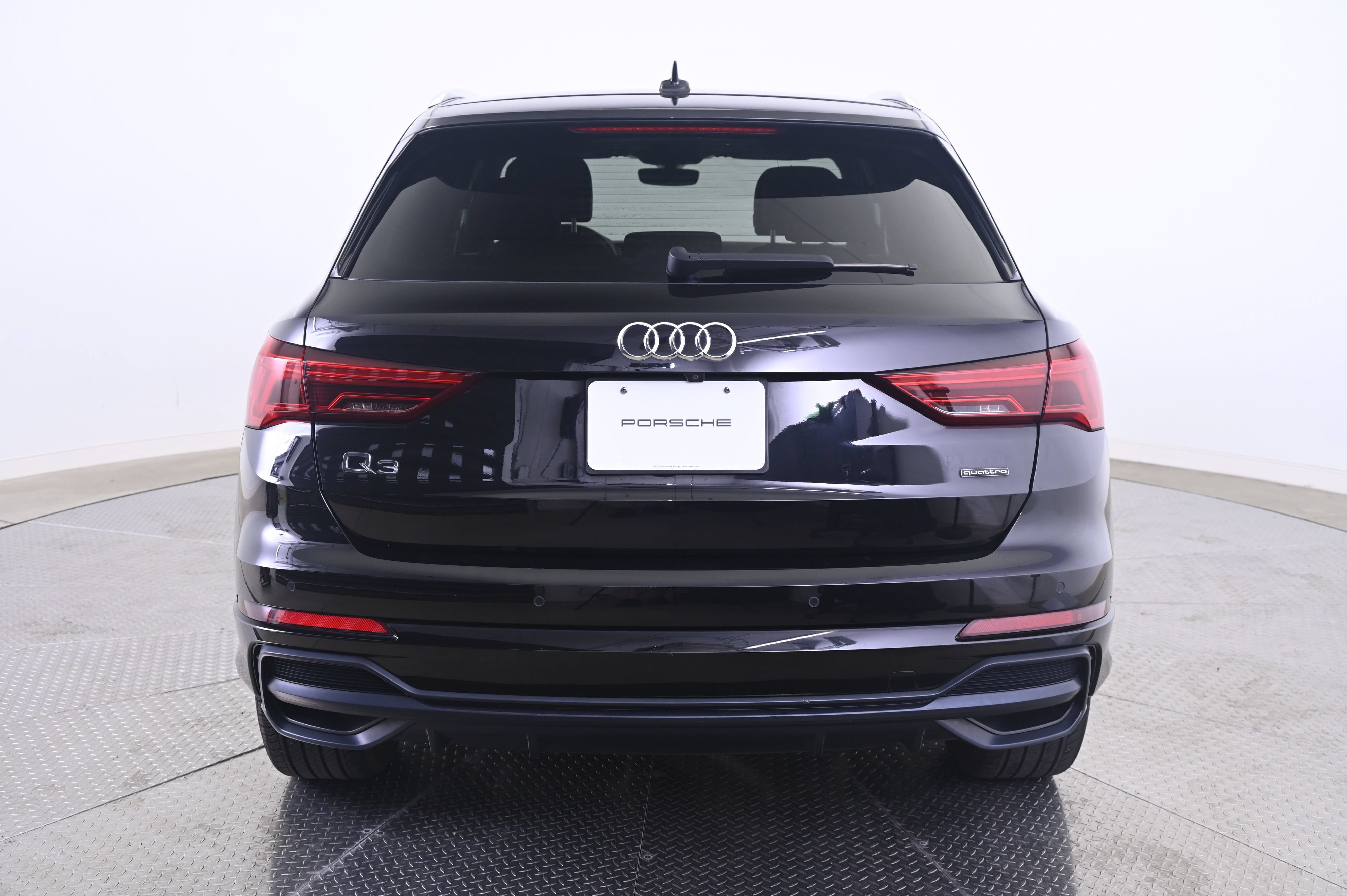 Used 2021 Audi Q3 2.0T Premium w/ Convenience Package AWD/4WD image 6