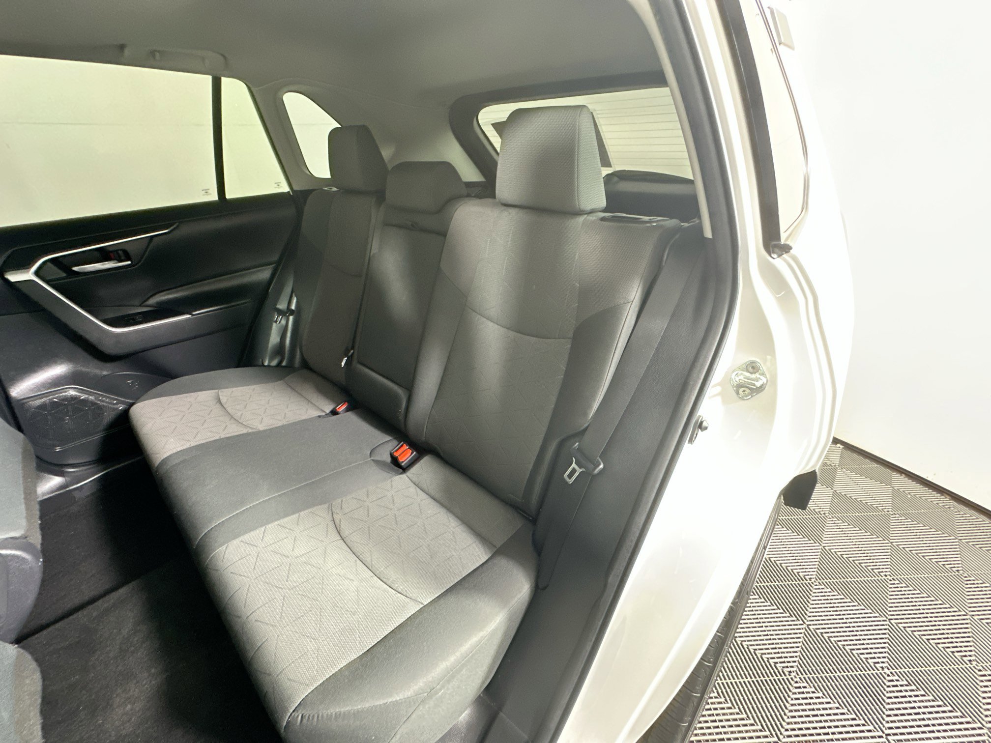 Used 2023 Toyota RAV4 XLE image 26