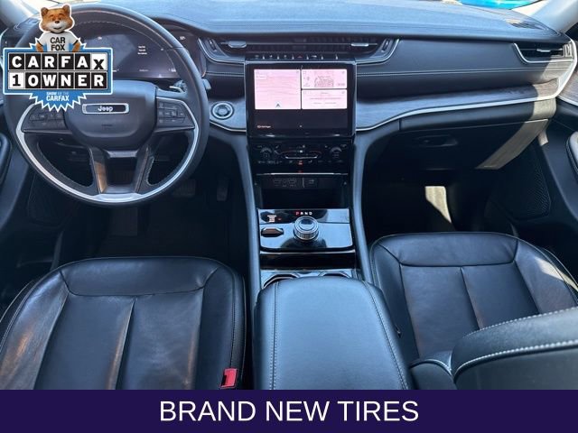 Used 2023 Jeep Grand Cherokee L Limited w/ Black Appearance Package image 4