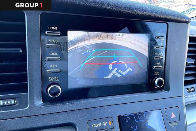 Certified 2018 Toyota Sienna L image 28