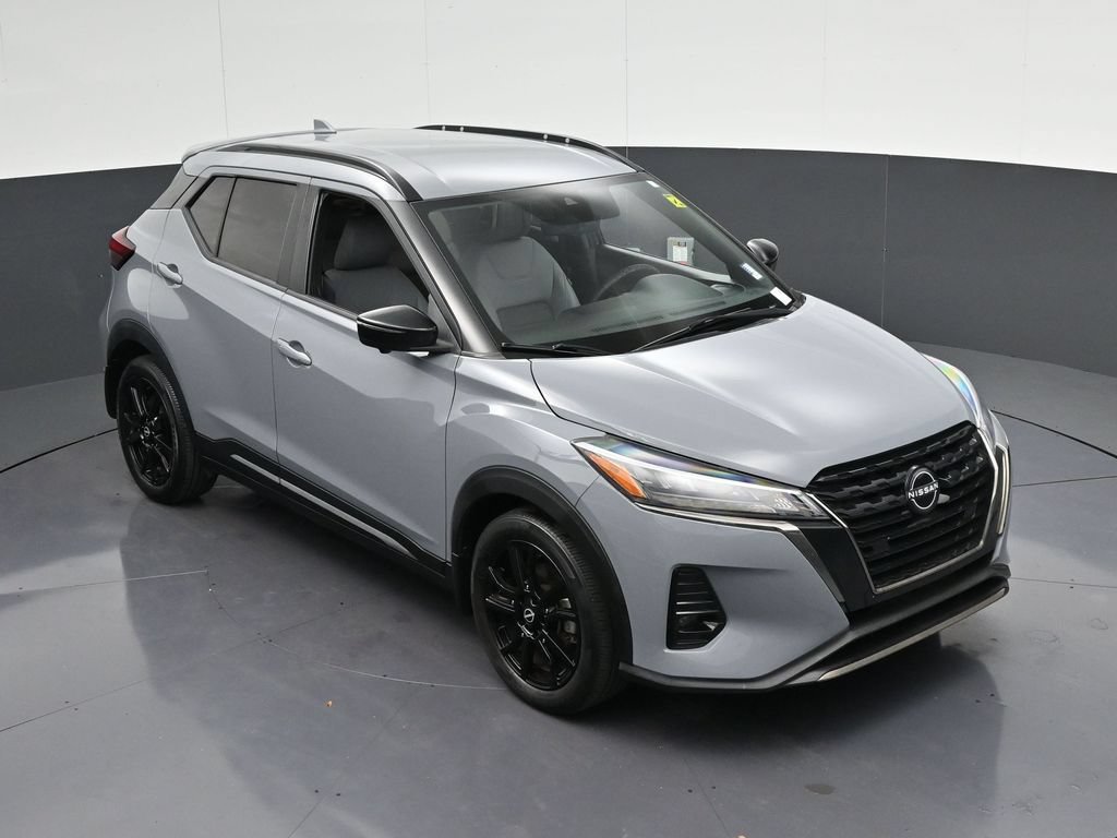 Used 2022 Nissan Kicks SR w/ Premium Package FWD image 23