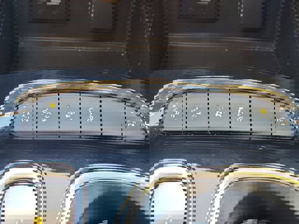 Used 2023 Buick Envision Preferred image 30