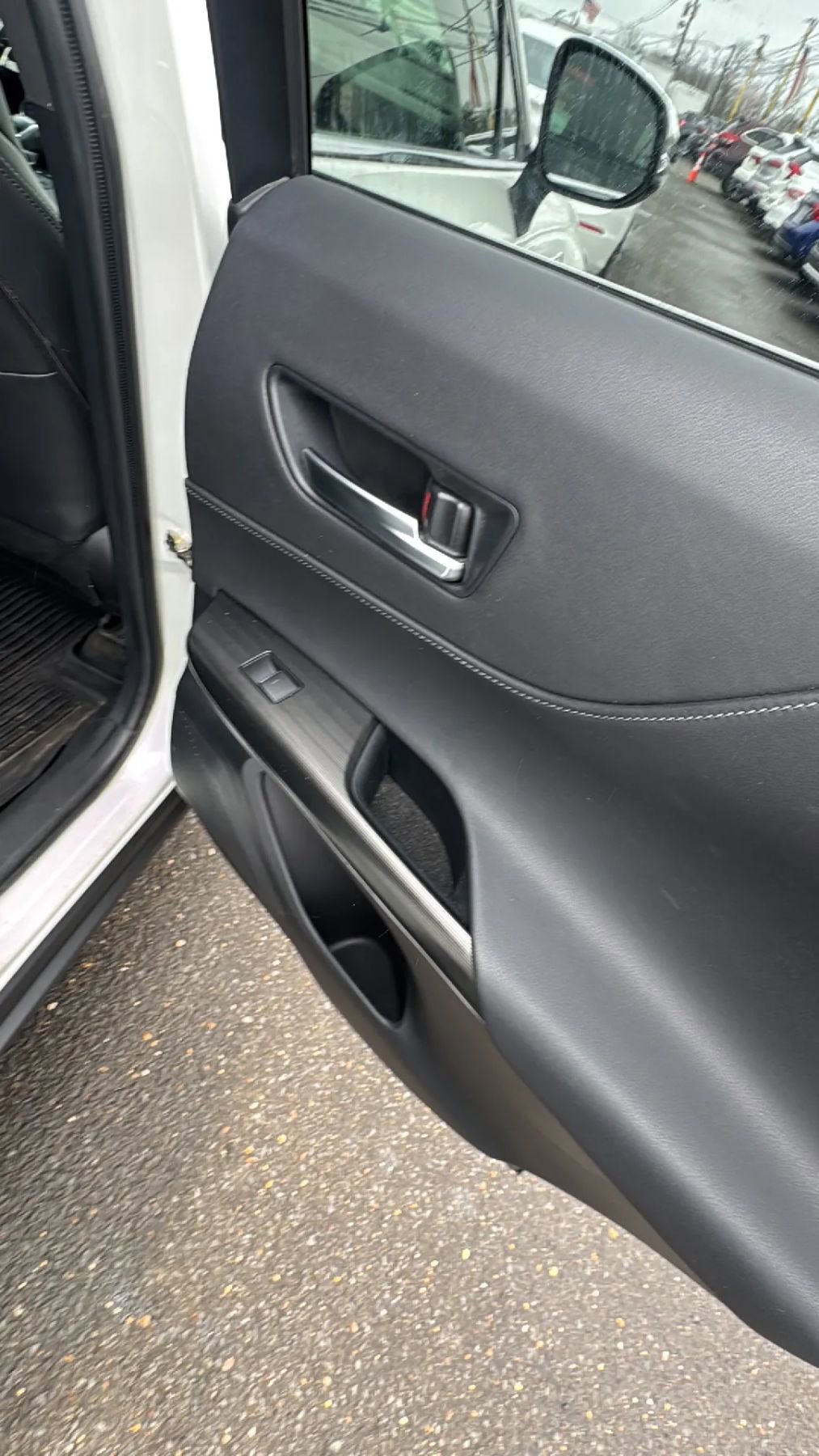 Used 2021 Toyota Venza Limited w/ Advanced Technology Package image 19