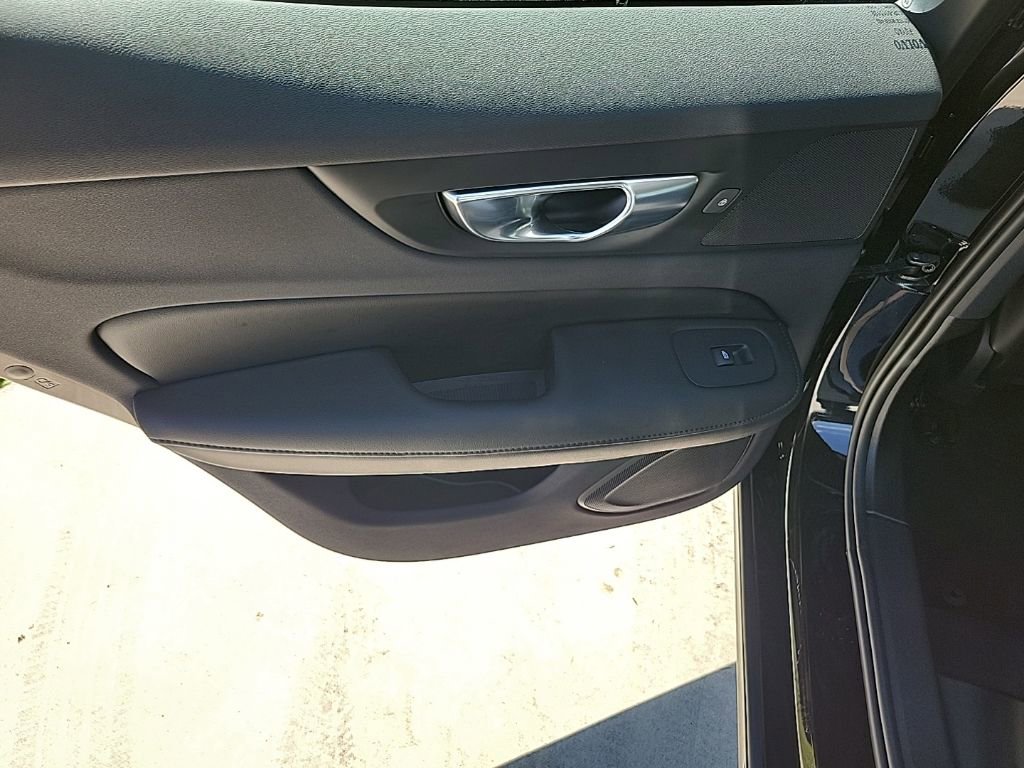 Used 2025 Volvo S60 B5 Plus AWD/4WD image 11