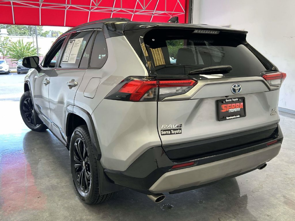 Used 2024 Toyota RAV4 XSE AWD/4WD image 5