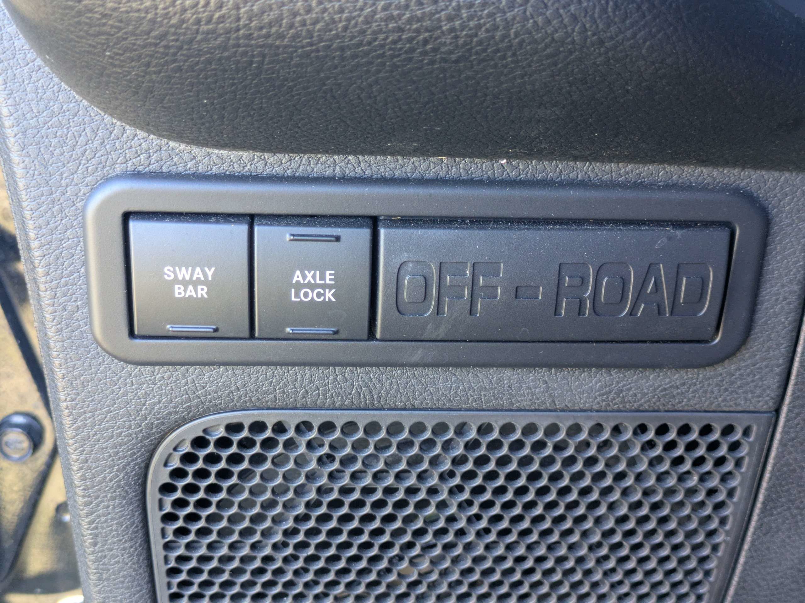 Used 2014 Jeep Wrangler Unlimited Rubicon w/ Connectivity Group AWD/4WD image 19