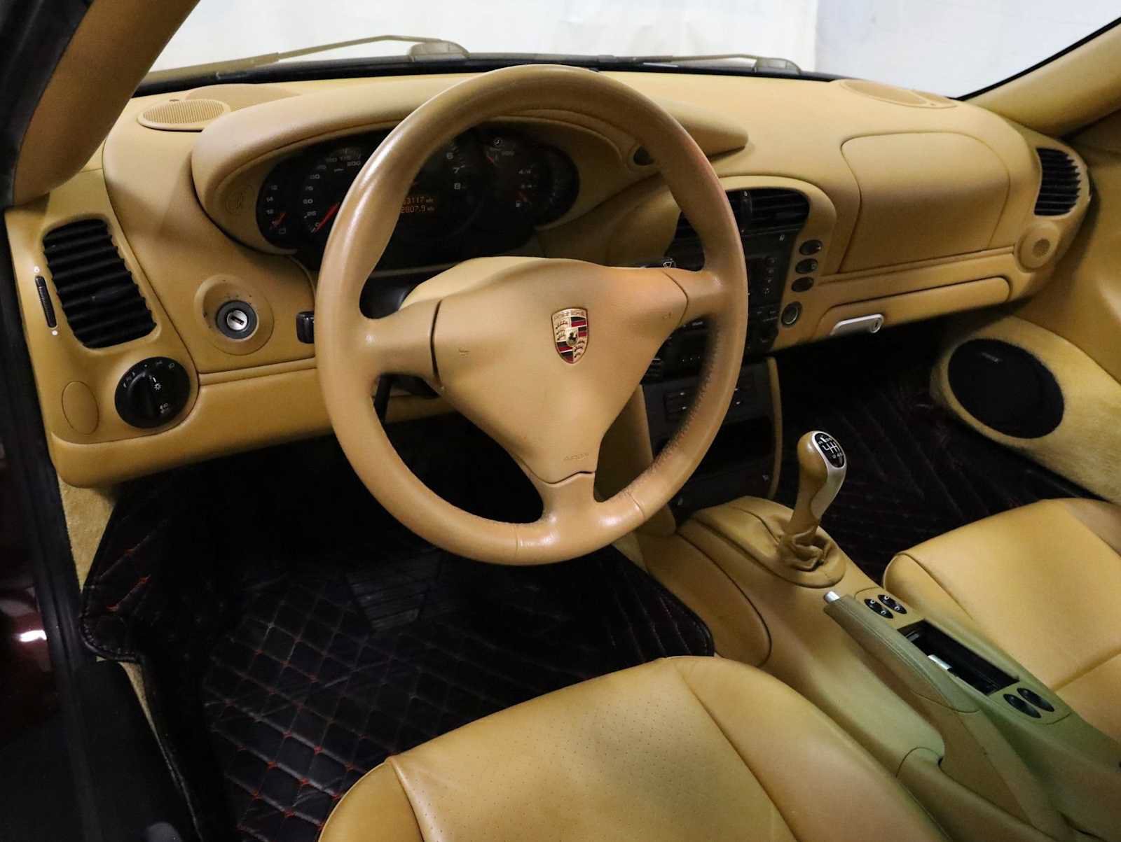 Used 2004 Porsche 911 Carrera RWD image 4