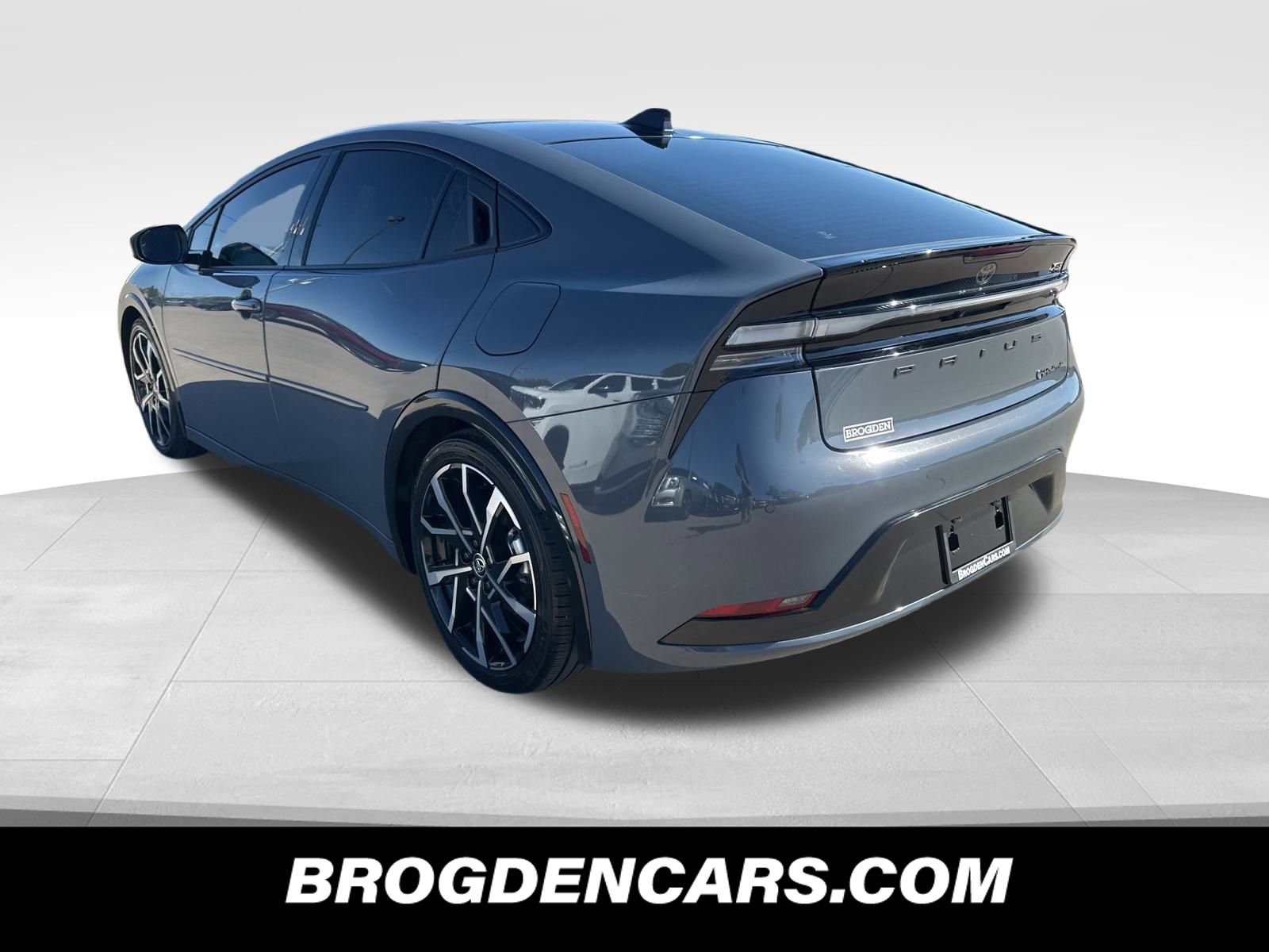 Used 2024 Toyota Prius Prime Premium image 5