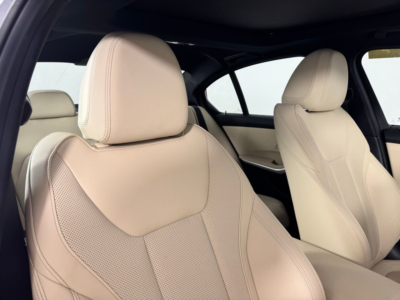 Used 2024 BMW 330i xDrive Sedan w/ Convenience Package image 30