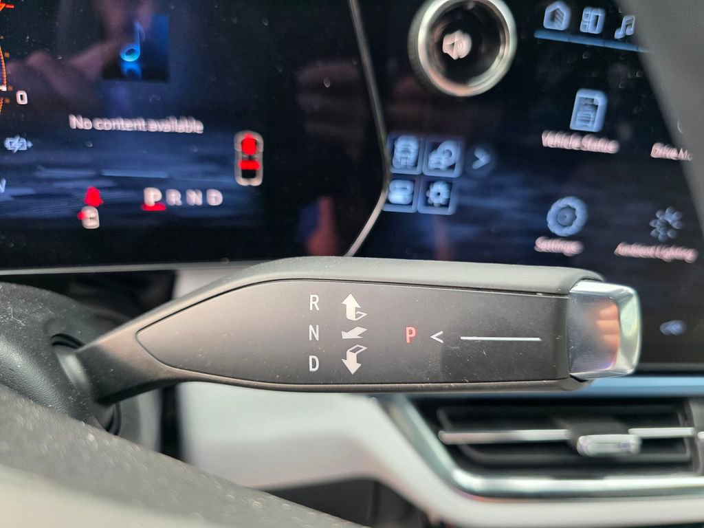 Used 2025 Chevrolet Equinox EV LT image 18