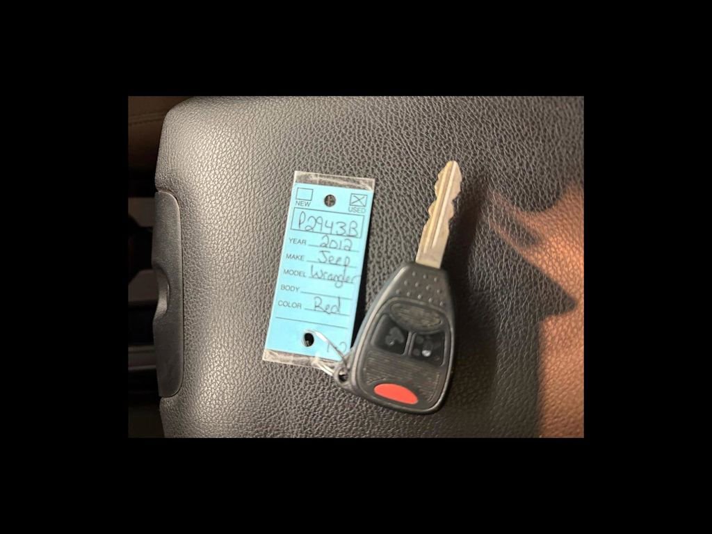 Used 2012 Jeep Wrangler Unlimited Sahara w/ Dual Top Group image 26