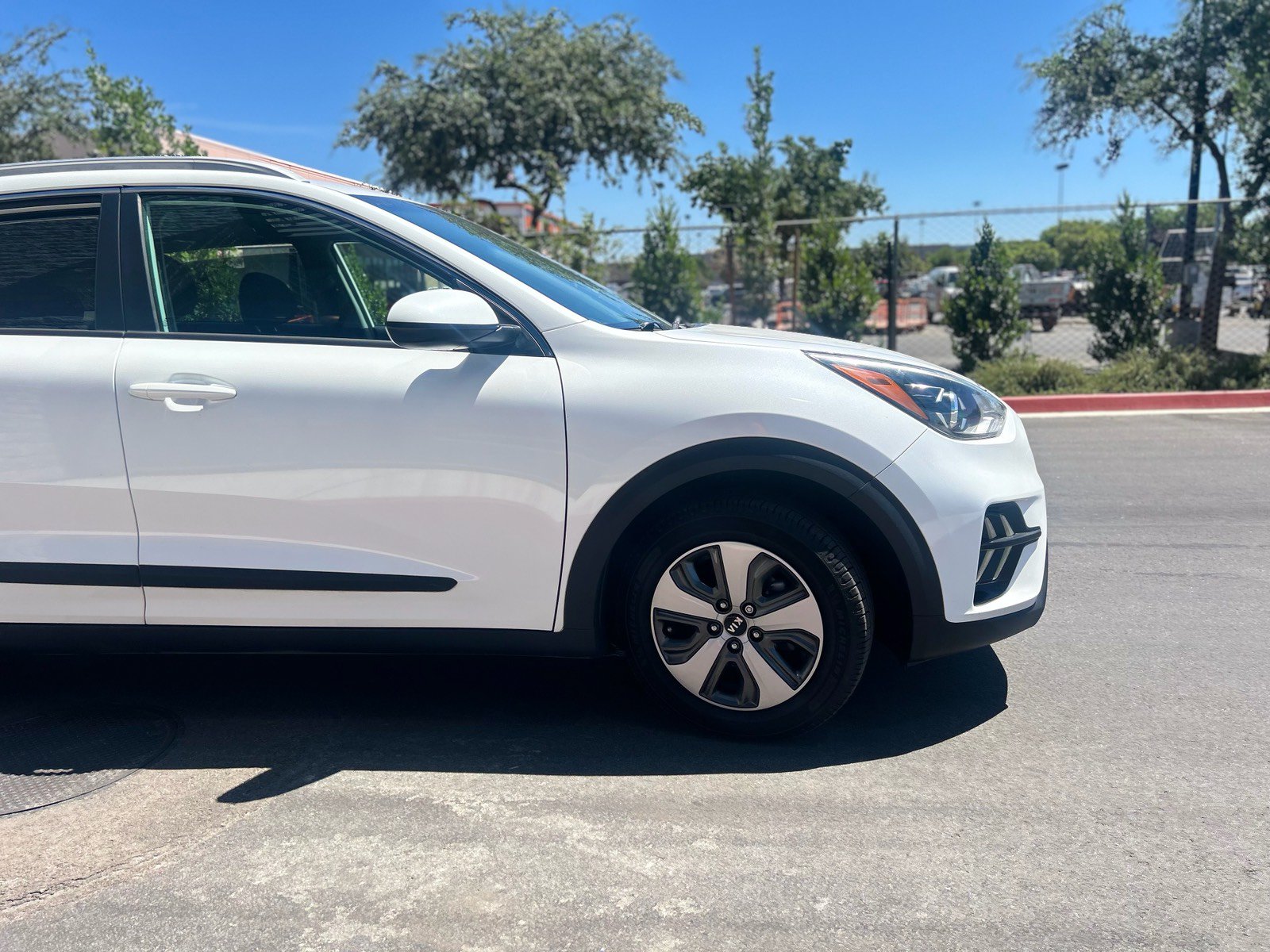 Used 2021 Kia Niro LX FWD image 9