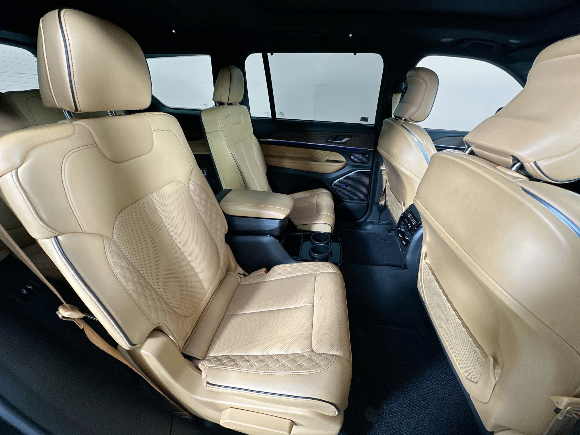 Used 2023 Jeep Grand Cherokee L Summit w/ Advanced Protech Group IV image 30