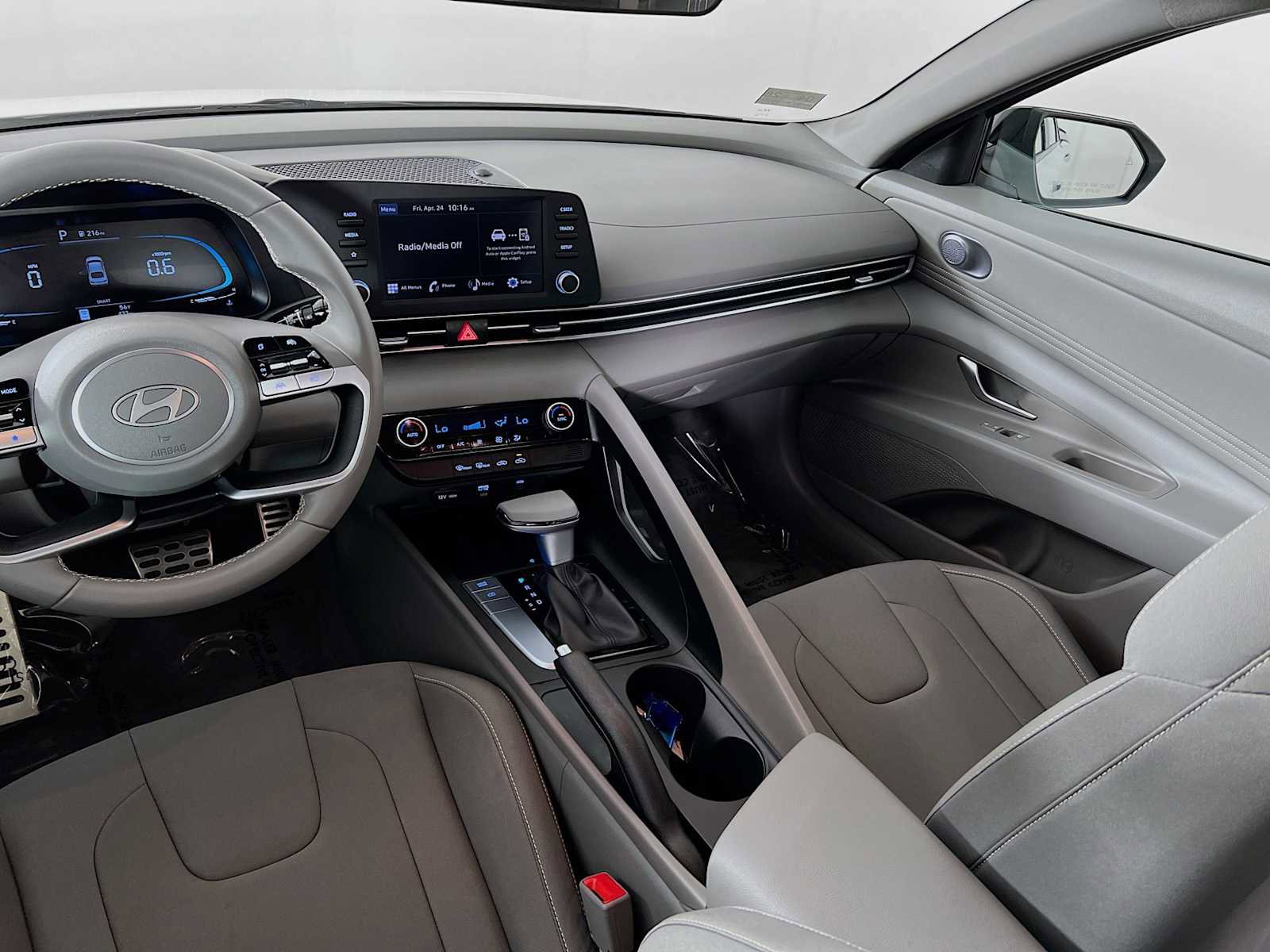 Certified 2025 Hyundai Elantra Sport FWD image 22