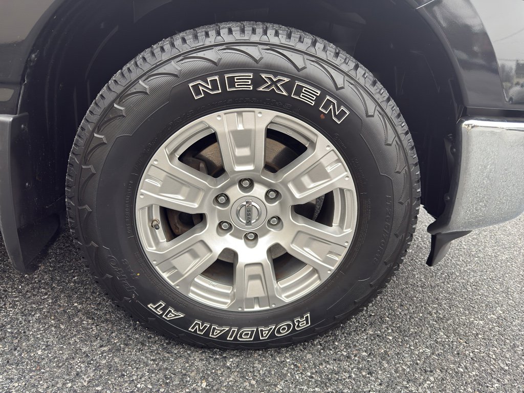 Used 2017 Nissan Titan SV image 31